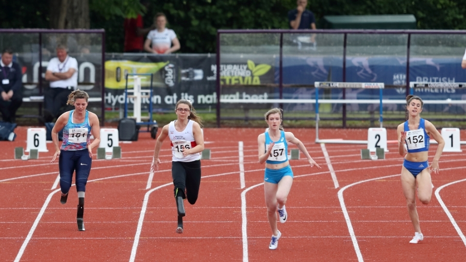 Sophie Hahn en-route to breaking the T38 100m world record at Loughborough University